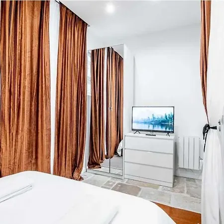 Keyz - Spacious 2 Bedrooms In Le Marais Parigi